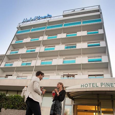 Hotel Pineta Sottomarina Eksteriør bilde